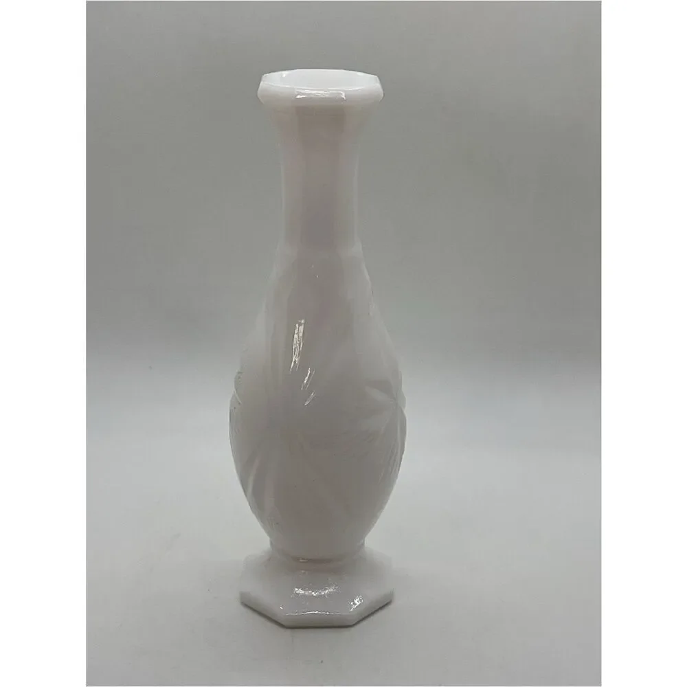 Vintage White Milk Glass Starburst Bud Vase
